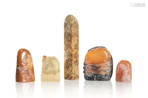 FIVE CHINESE ASSORTED JADE AND STONE SEALS