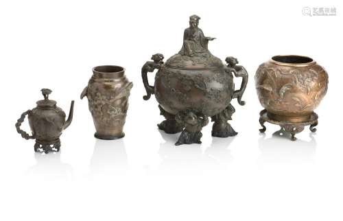 A COLLECTION OF JAPANESE BRONZE VESSELS