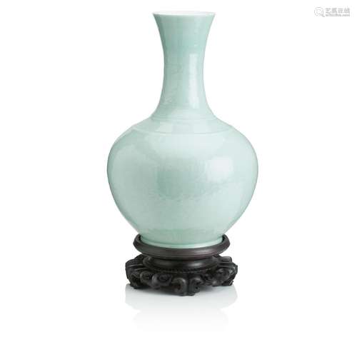 A MASSIVE CHINESE CELADON VASE, TIANQIUPING