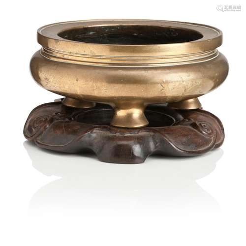 A CHINESE BRONZE CENSER