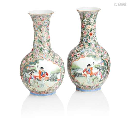 A PAIR OF CHINESE FAMILLE ROSE MIRRORED BOTTLE VASES