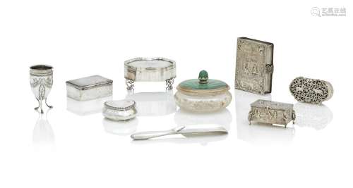 A COLLECTION OF DRESSING TABLE SILVER