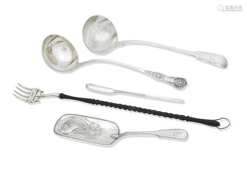 A COLLECTION OF STERLINGSILVER SERVING ITEMS