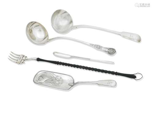 A COLLECTION OF STERLINGSILVER SERVING ITEMS