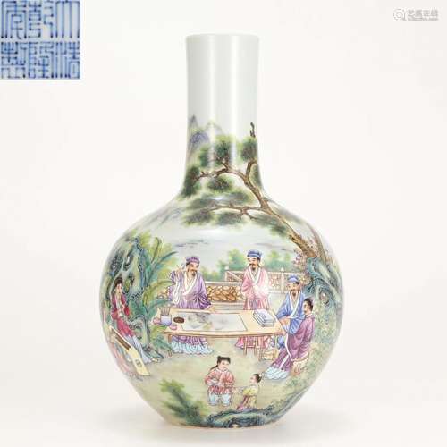 A Chinese Famille Rose Globular Vase Qing Dyn.