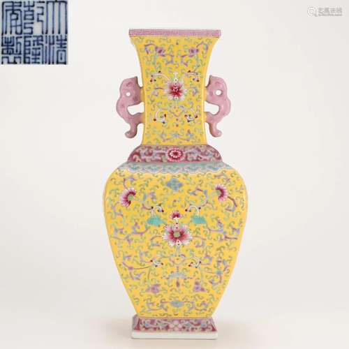 A Chinese Famille Rose Floral Scrolls Vase Qing Dyn.