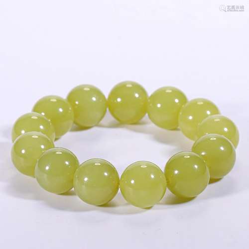 A Chinese Celadon Jade Beaded Bracelet Qing Dyn.