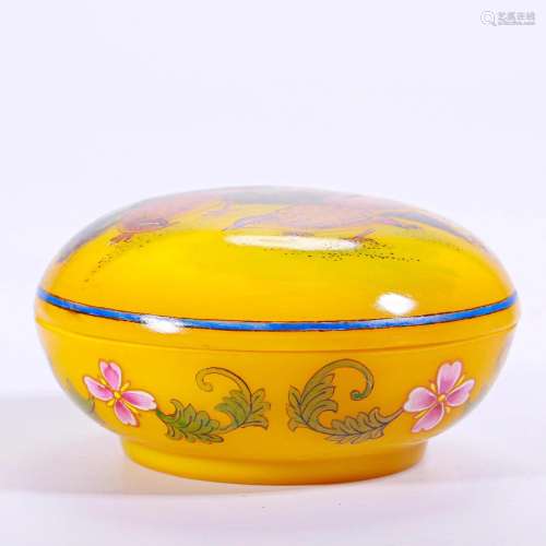 A Chinese Painted Enamel Peking Glass Box Qing Dyn.