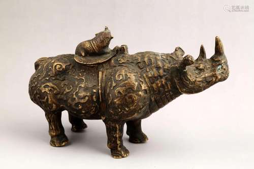 A CHINESE BRONZE BULL SCULPTURE AROMA STOVES.