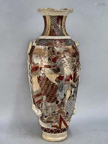 A JAPANESE SATSUMA STYLE DECORATED VASE.C406.