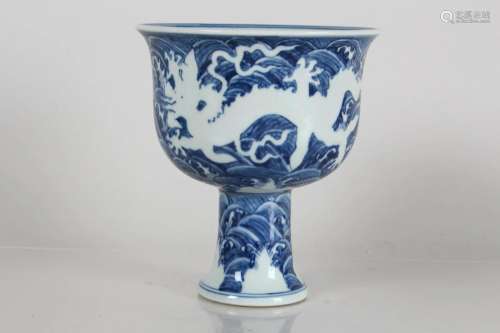 A Chinese Dragon-decorating Porcelain Blue and White