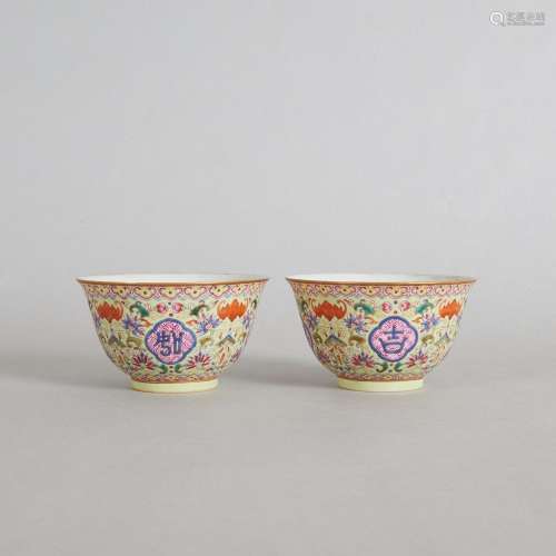 A Pair of Chinese Lime-ground Famille Rose 'Auspicious&...