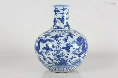 A Chinese Dragon-decorating Detailed Blue and White