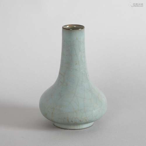 A Chinese Guan-glazed Bottle Vase