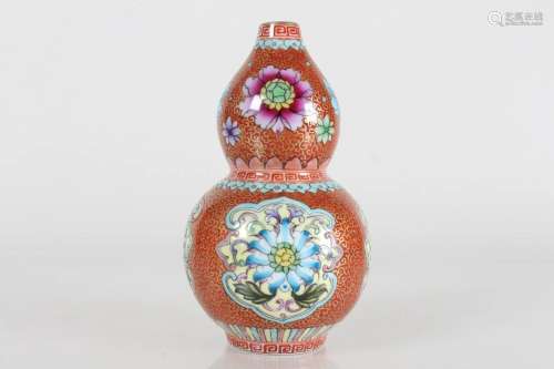 A Chinese Bat-framing Ancient-framing Porcelain Fortune
