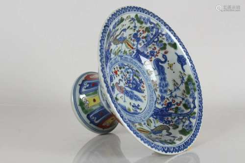 A Chinese Vividly-detailed Phoenix-fortune Porcelain