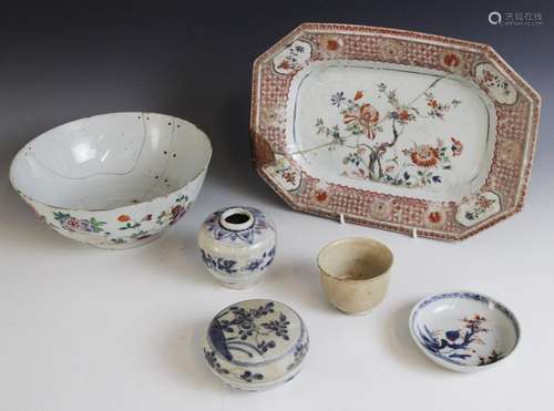 A selection of Chinese porcelain, predominantly 18th century...