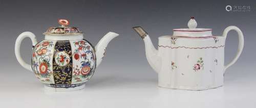 A Worcester porcelain teapot circa 1780, decorated in a kaki...