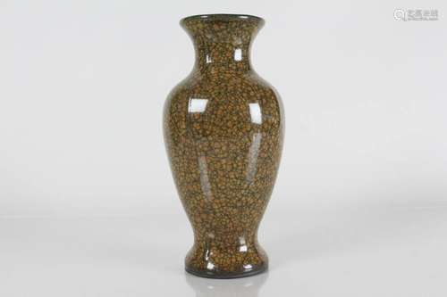 A Chinese Crack-glaze Porcelain Fortune Vase