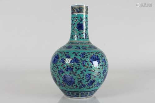 A Chinese Ancient-framing Detailed Porcelain Fortune