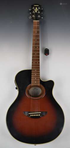 Yamaha APX-4A active electro acoustic guitar in Violin Sunbu...