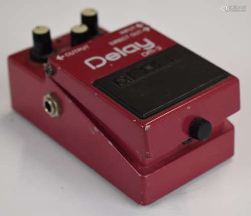 Boss electric guitar pedal Delay DM-3