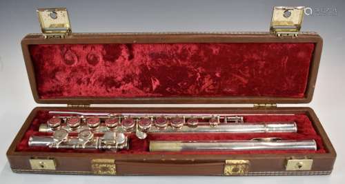 Boosey & Hawkes Cooper Pattern flute, in original case