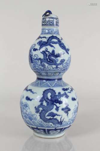 A Chinese Lidded Blue and White Detailed