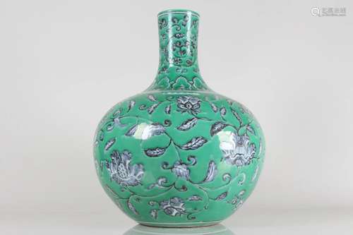 A Chinese Green-coding Porcelain Fortune Vase