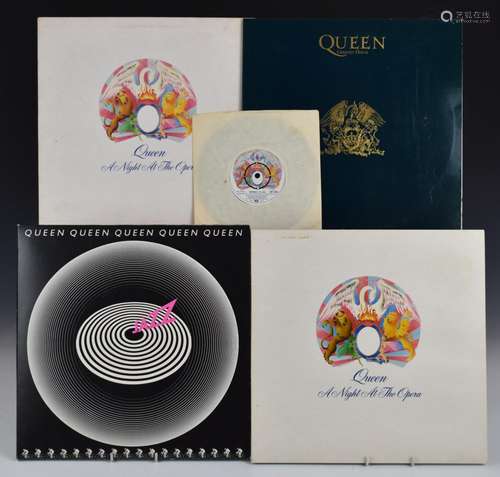 Queen - Jazz (EMA788) with attached poster. Record, cover, i...