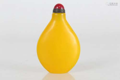 Chinese Yellow-glazed Fortune Snuff Bottle