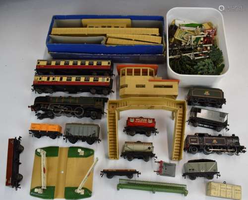 A collection of Hornby Dublo 00 gauge model railway locomoti...