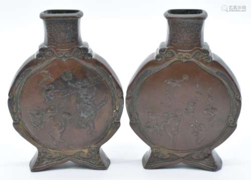A pair of Japanese Meiji periodbronze moon flasks decorated ...