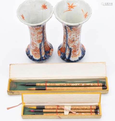 A pair of Japanese Imari vases, 16cm tall and two sets of ba...