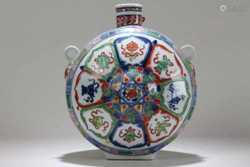 A Chinese Ancient-framing Detailed Porcelain Fortune