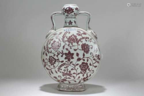 A Chinese Duo-handled Nature-sceen Massive Porcelain