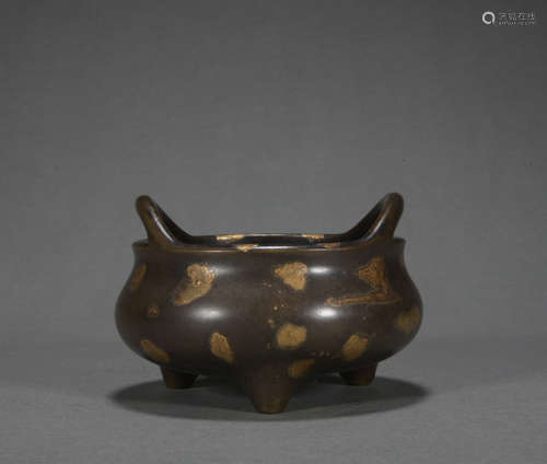 A bronze censer ware with gold