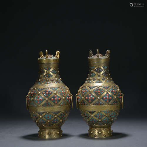 A pair of gilt-bronze vase