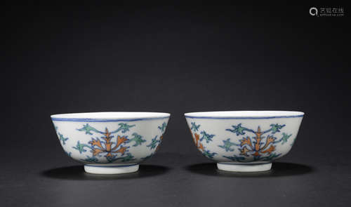 A pair of DouCai cup