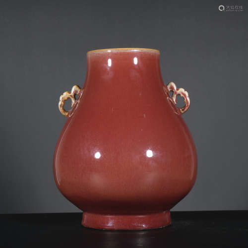 A peachbloom-glazed jar
