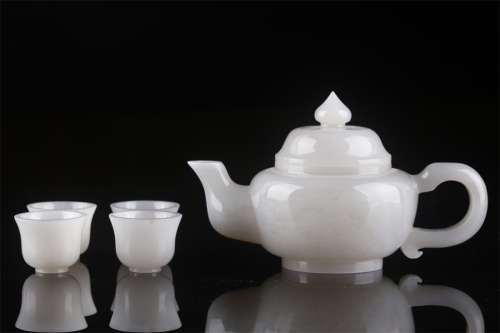 A Set of Hetian Jade Teapot and Teacups.
