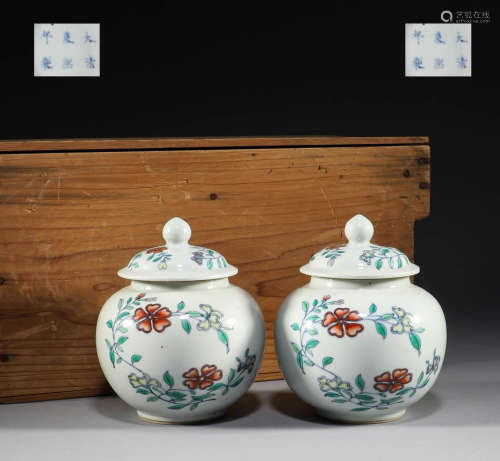 In the Qing Dynasty, there was a pair of colorful flower pat...
