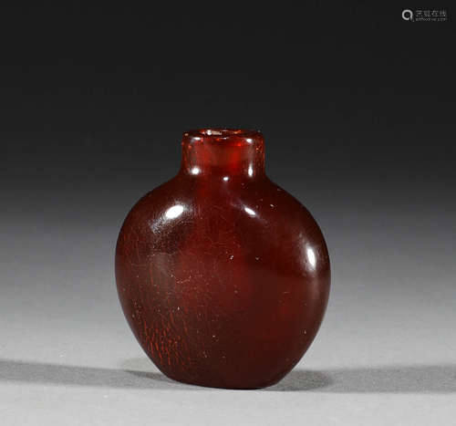 Amber snuff bottle in Qing Dynasty