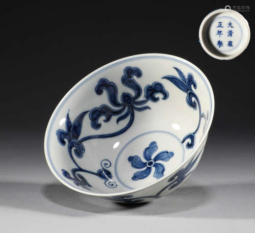 Qing Dynasty, blue and white flower bowl