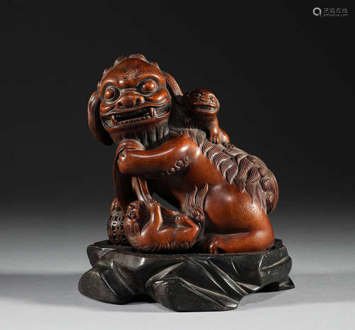 Boxwood lion ornaments in the Qing Dynasty