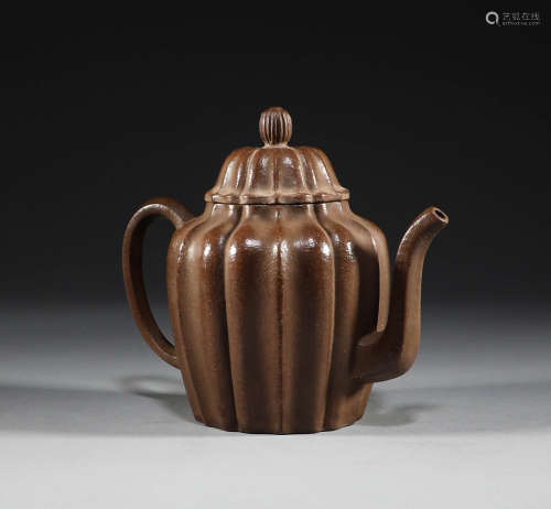 Purple clay pot in Qing Dynasty