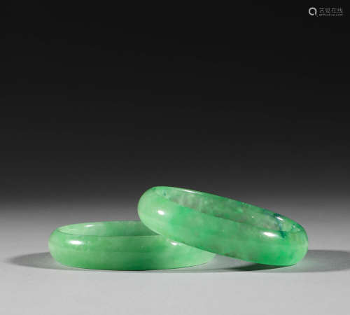 Jade imperial concubine Bracelet in Qing Dynasty