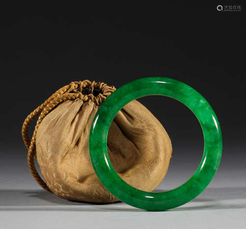 Jade bracelet in Qing Dynasty