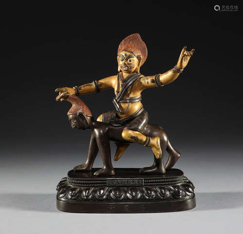 In the Qing Dynasty, liupin Buddha building, bronze gilded s...