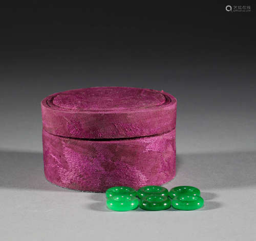 A group of jadeite rings in the Qing Dynasty